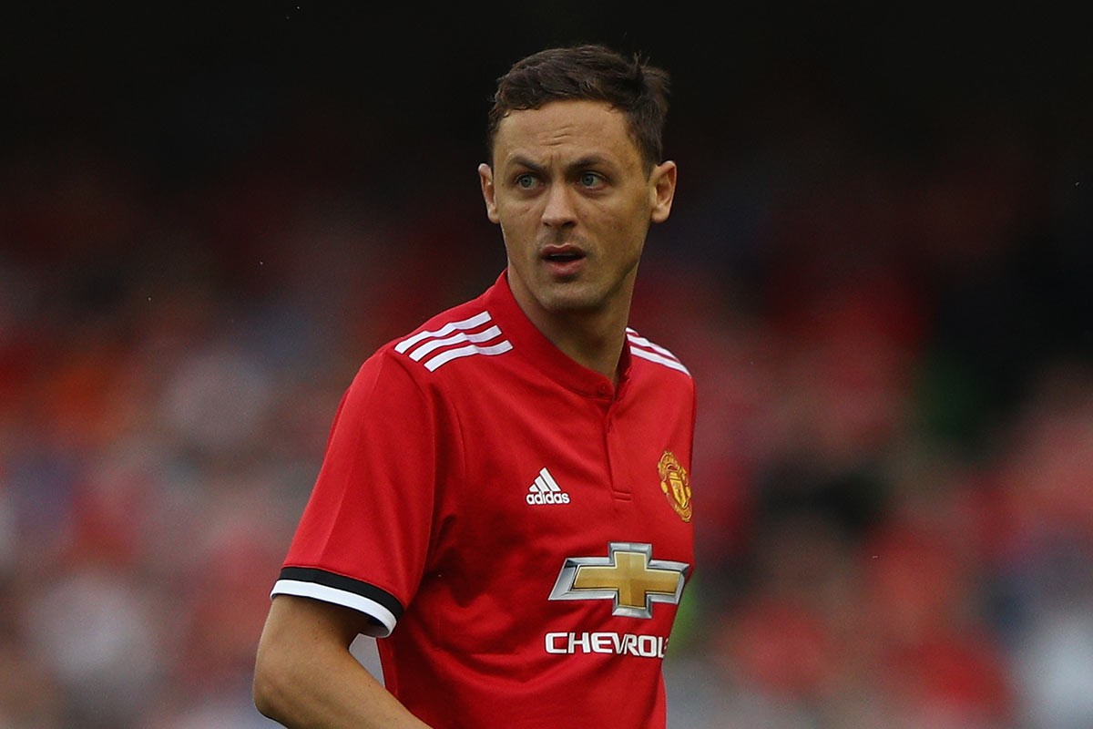 在此背景下 在此背景下